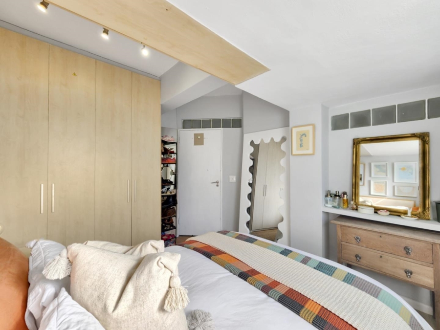 2 Bedroom Property for Sale in Sea Point Western Cape